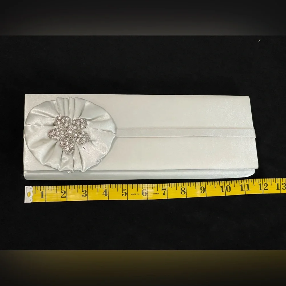 Amazing vintage clutch purse silver satin fabulous rhinestone flower wedding bag